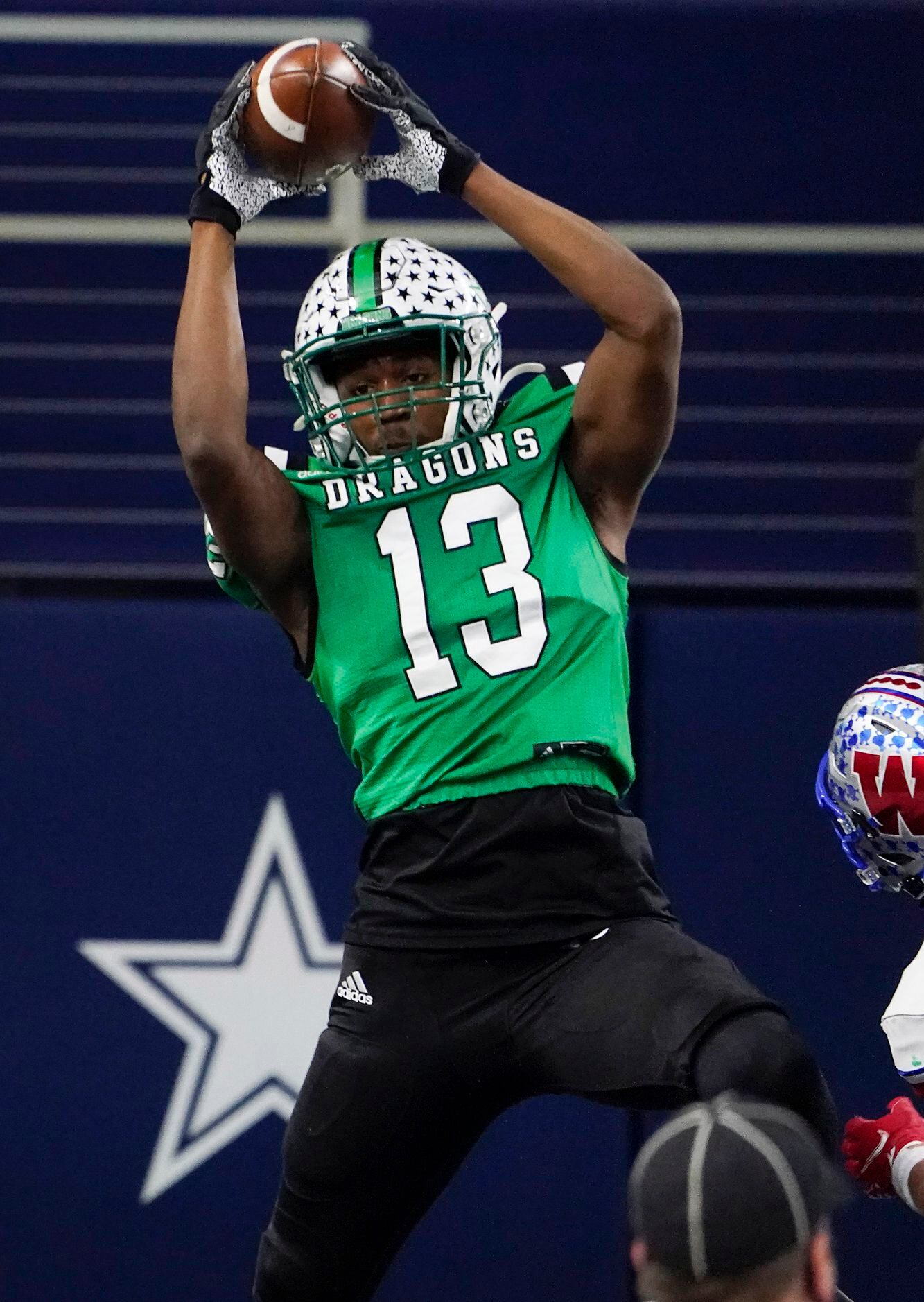 Southlake Carroll tight end RJ Maryland (13) catches a touchdown pass from quarterback Quinn...