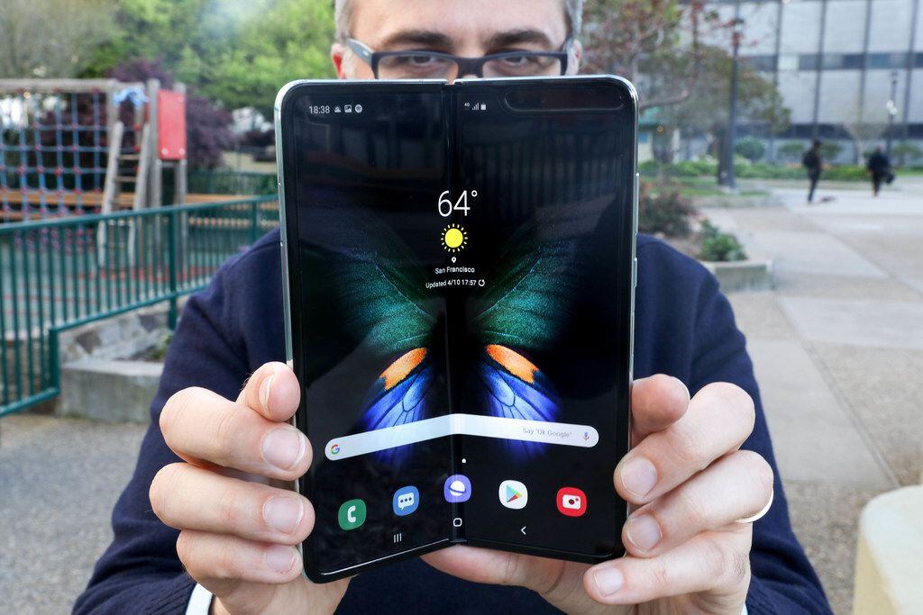 Opening Samsung's Galaxy Fold is a two-handed job, but closing it only takes one. 