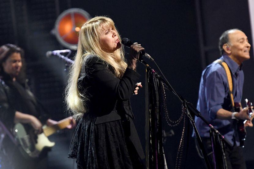 La cantante Stevie Nicks ingresó al Salón de la Fama del Rock & Roll en 2019.