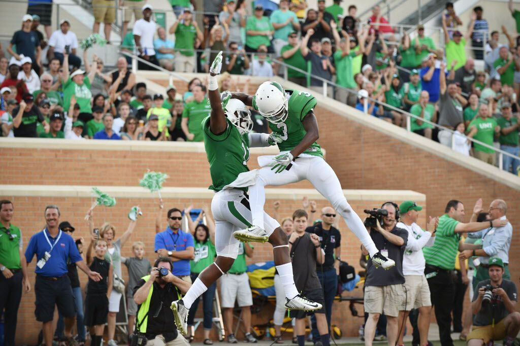 North Texas senior wide receiver Thaddeous Thompson (11) and sophomore wide receiver Terian...