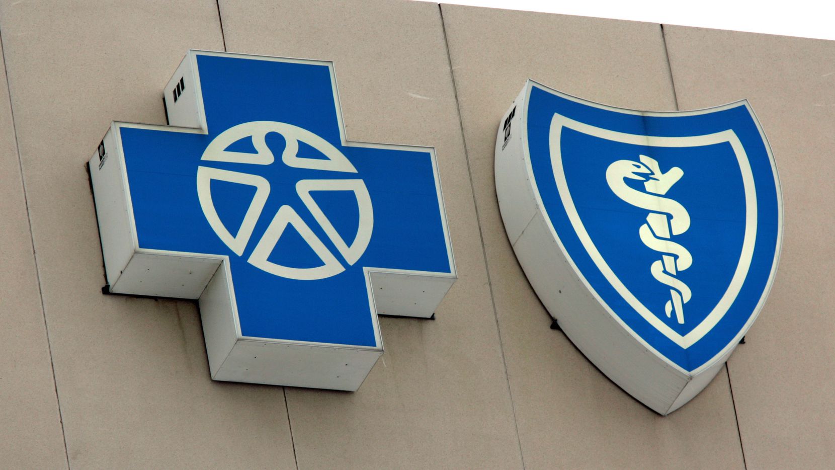 blue-cross-blue-shield-of-texas-tries-new-way-to-trim-health-costs-opening-its-own-medical-centers