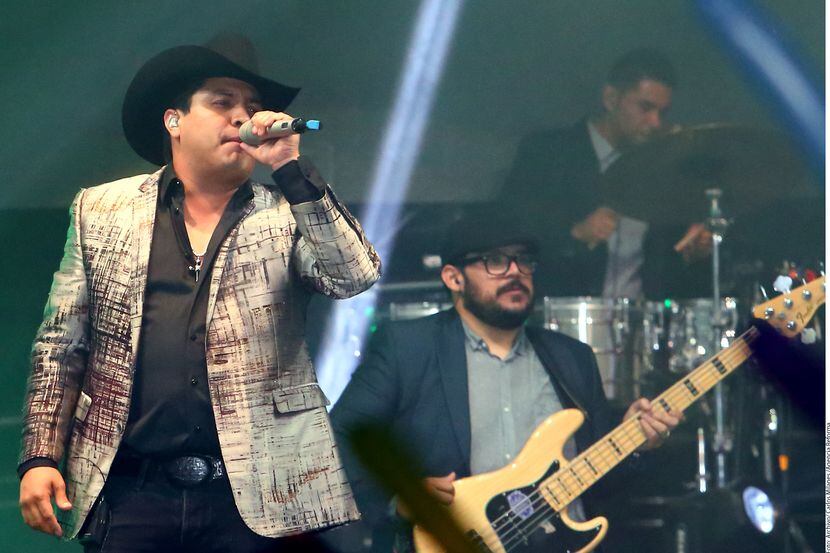 A través de un video, el cantante Julión Álvarez contó que empresarios de Monterrey le...