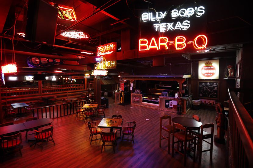 Los bares en Fort Worth podrán reabrir con capacidad limitada a partir del miércoles.