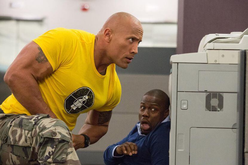 Dwayne Johnson y Kevin Hart protagonizan "Central Intelligence" (AP/CLAIRE FOLGER)
