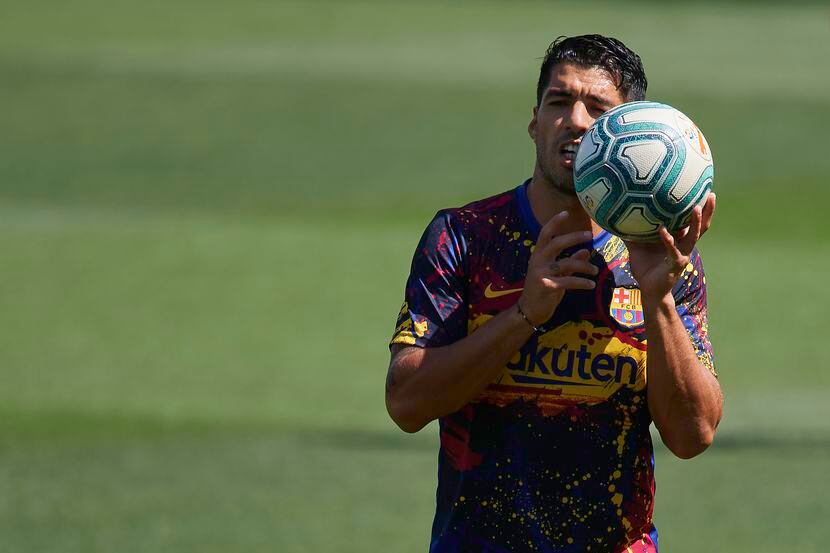 El delantero uruguayo Luis Suárez se va muy triste del Barcelona, equipo con el que estuvo...
