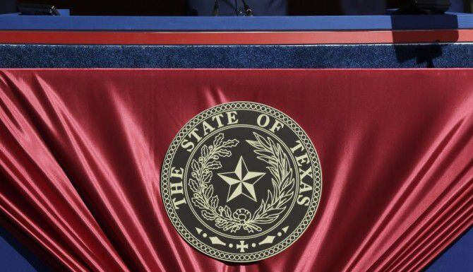 Greg Abbott tomó posesión el martes como gobernador de Texas. (AP/ERIC GAY)

