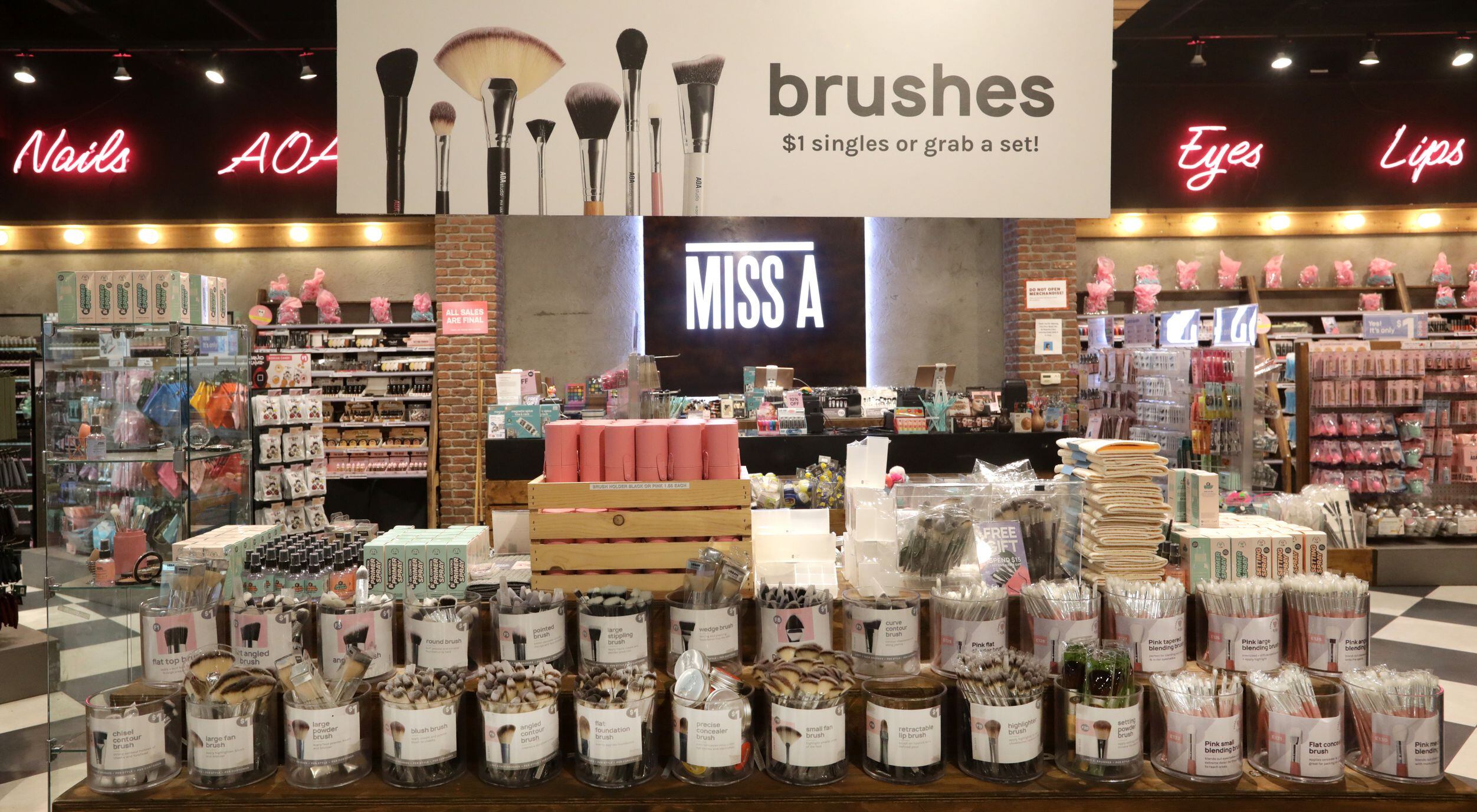 Teasing Dronning renere Dallas-based beauty retailer Miss A is taking its $1 prices to more cities