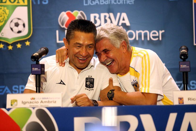 Los entrenadores intercambiaron elogios en la conferencia de prensa./ AGENCIA REFORMA 
