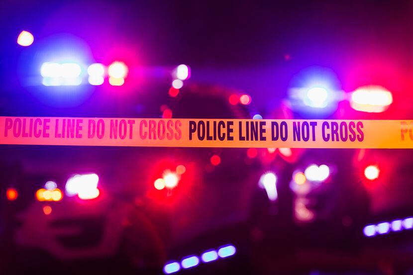 Un hombre de Oak Cliff fue arrestado por lanzar cocteles explosivos a la casa de su vecino.