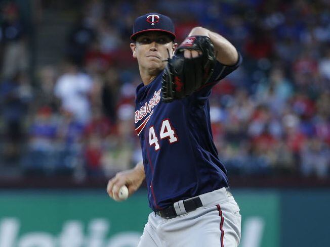 El ex lanzador de los Minnesota Twins Kyle Gibson (44) podría estar cerca de firmar con los Texas Rangers.