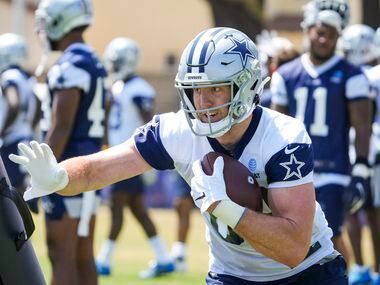 Dallas Cowboys tight end Blake Jarwin (89) runs a drill during the first practice of the team’s training camp on Thursday, July 22, 2021, in Oxnard, Calif. 