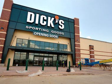 Austin-area Dick's Sporting Goods stores open early to sell Astros