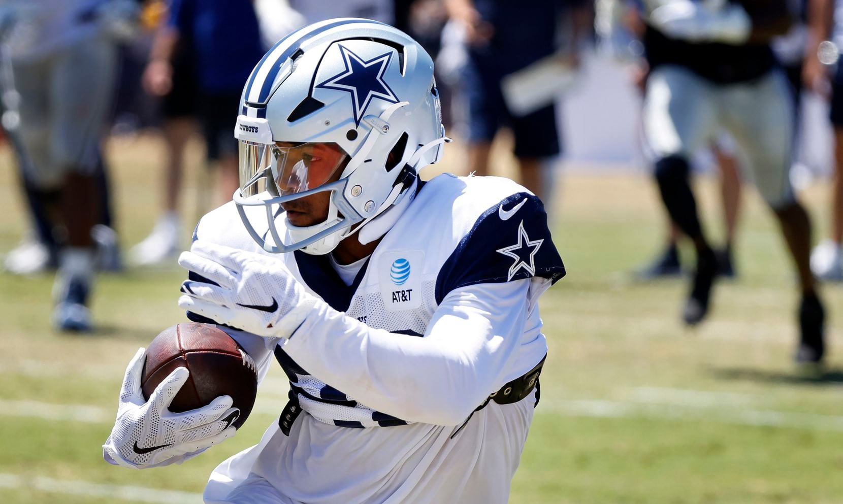 Cowboys camp photos: Hold the L! Leighton Vander Esch and Micah