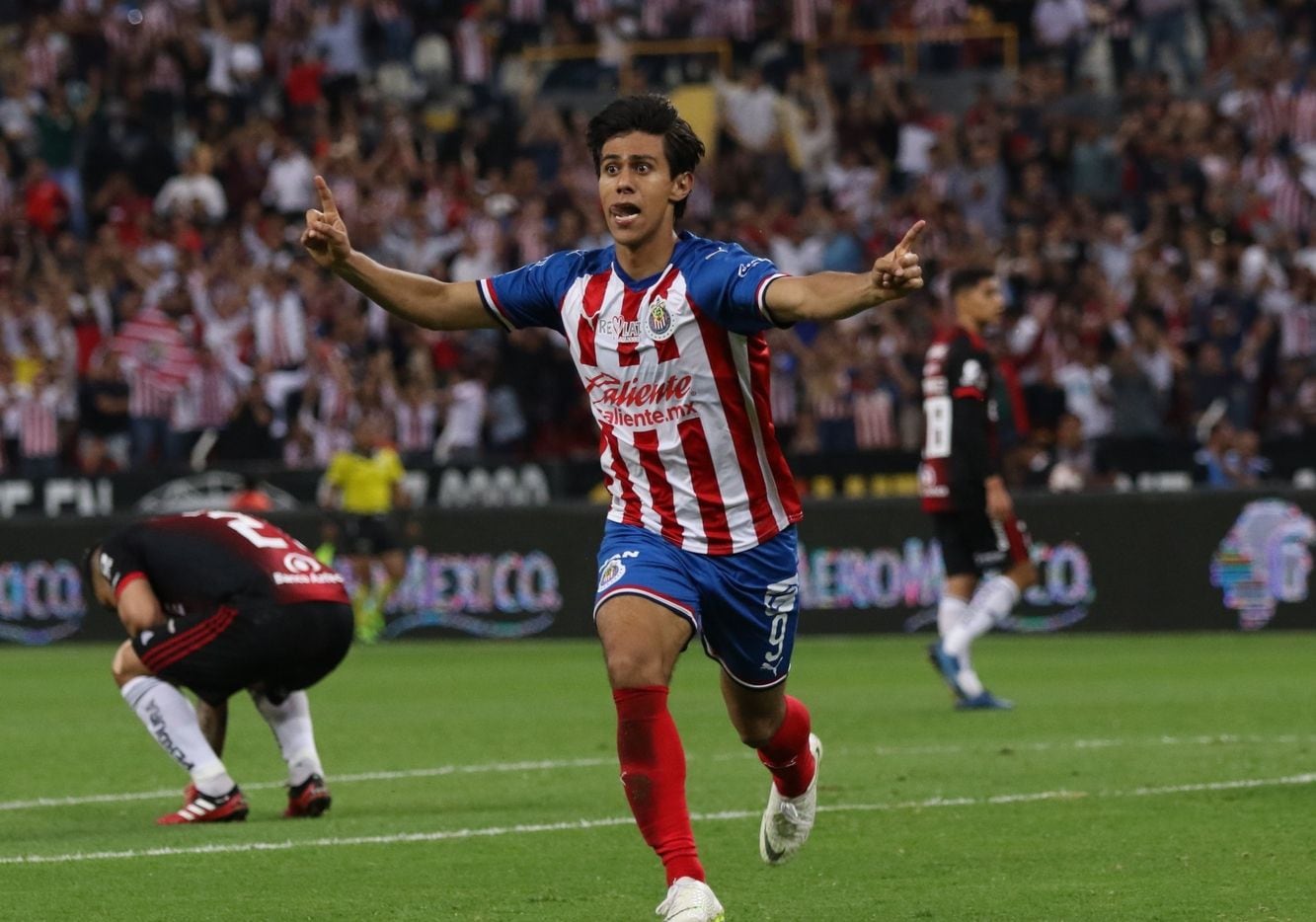El delantero de Chivas de Guadalajara,José Juan Macías, está valuado en $12 millones en el...