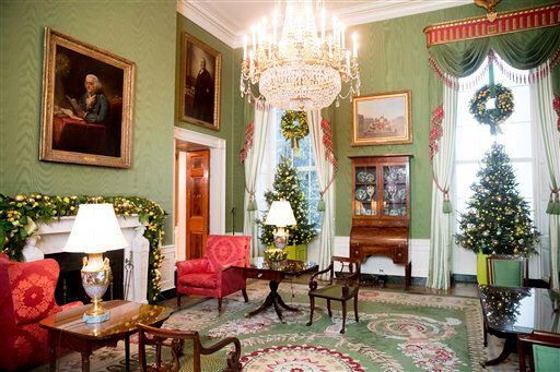 l Salón Verde aparece adornado en la Casa Blanca el martes 29 de noviembre del 2016, durante...