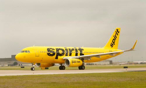 Un avión de Spirit Airlines despega del Aeropuerto Internacional de Dallas Fort Worth. Foto...