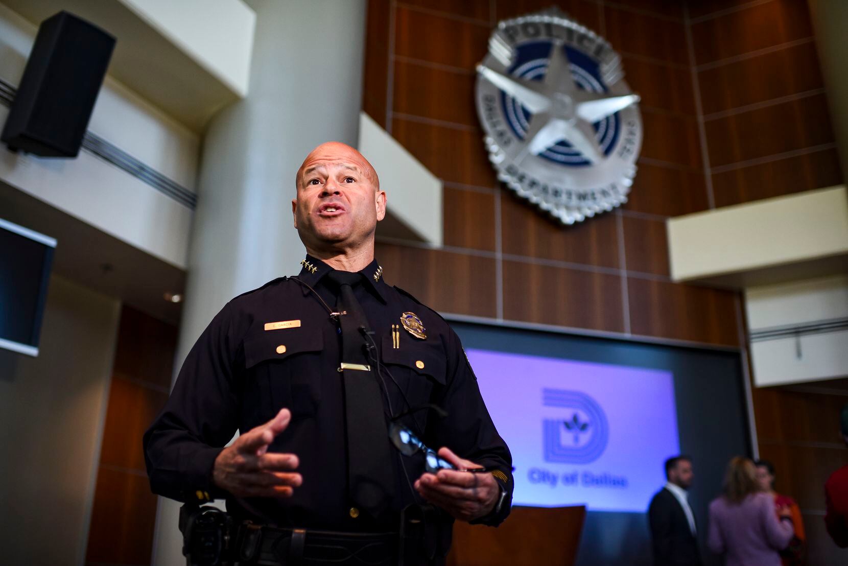 Eddie García se convirtió en el primer jefe de policía latino de Dallas en 2021.