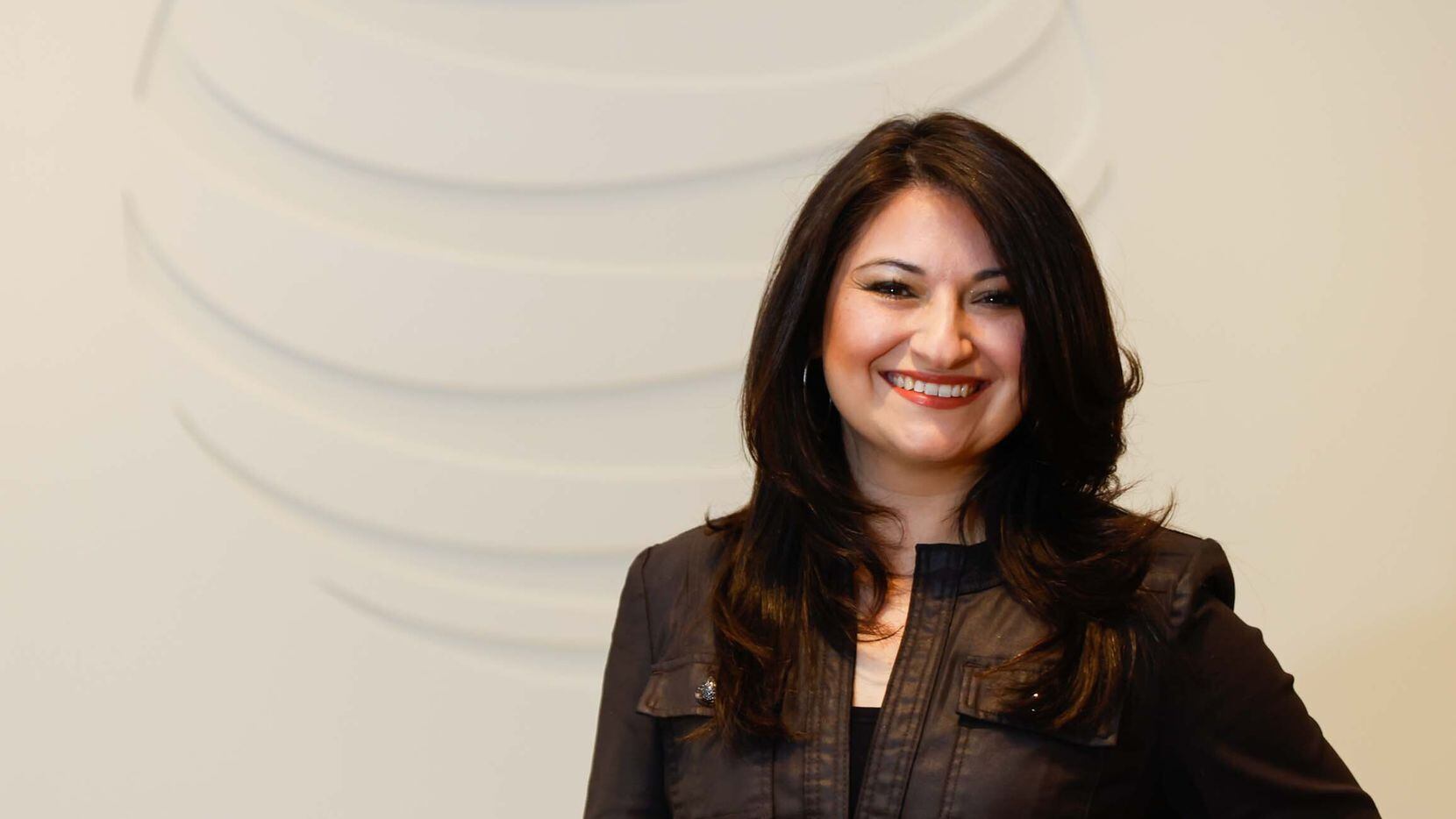 Lynette Aguilar, vicepresidente y gerente general de AT&T North Texas, quien encabeza...