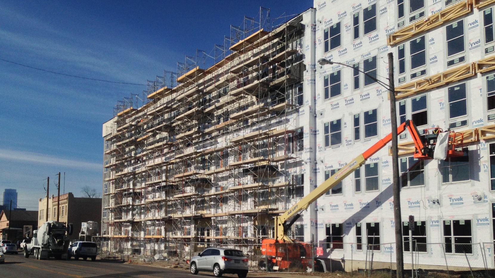 More than 43,000 apartments are being built in North Texas.