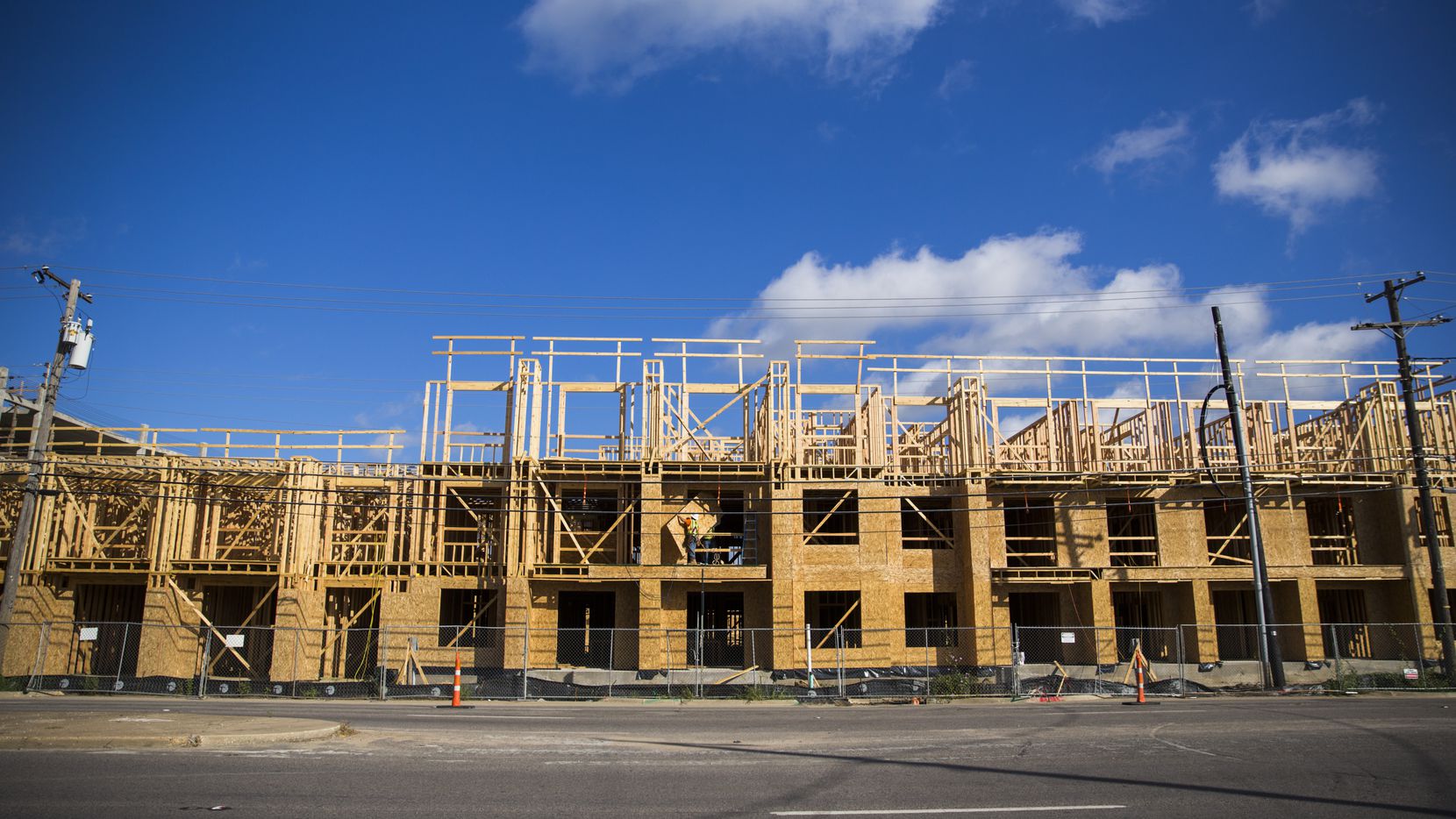 More than 35,000 apartments are under construction in North Texas.