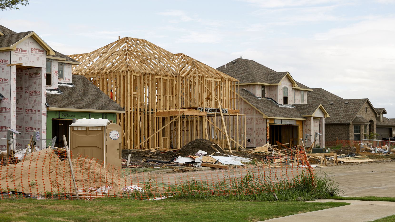 North Texas builders started 9,603 single-family homes in the third quarter, a decline of...