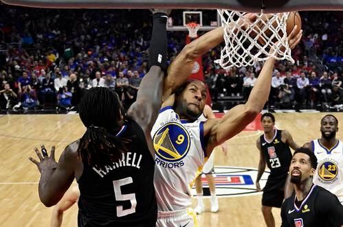 La NBA podría cambiar su formato para atraer a más espectadores. (AP Photo/Mark J. Terrill)...