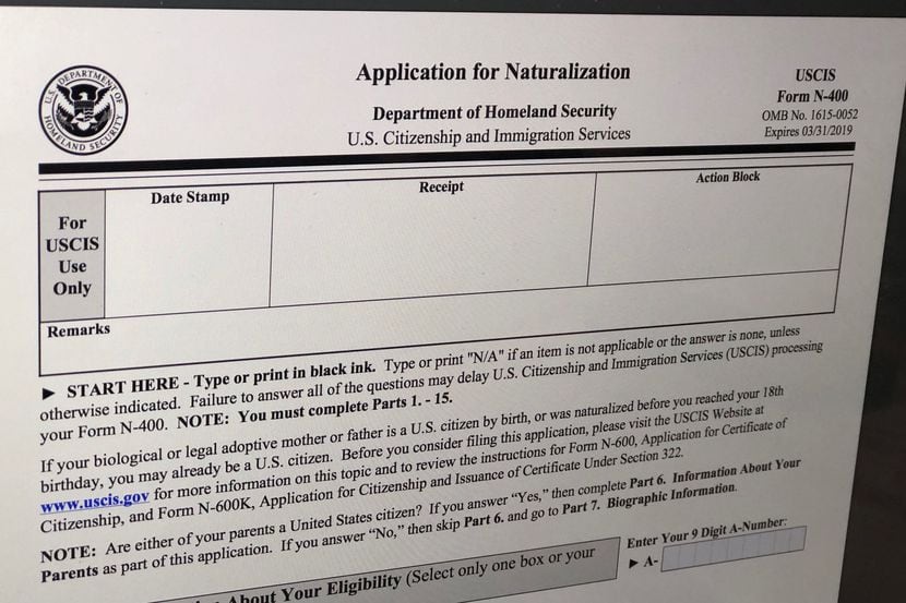 El formulario N-400 para solicitar la ciudadanía. AGENCIA REFORMA.
