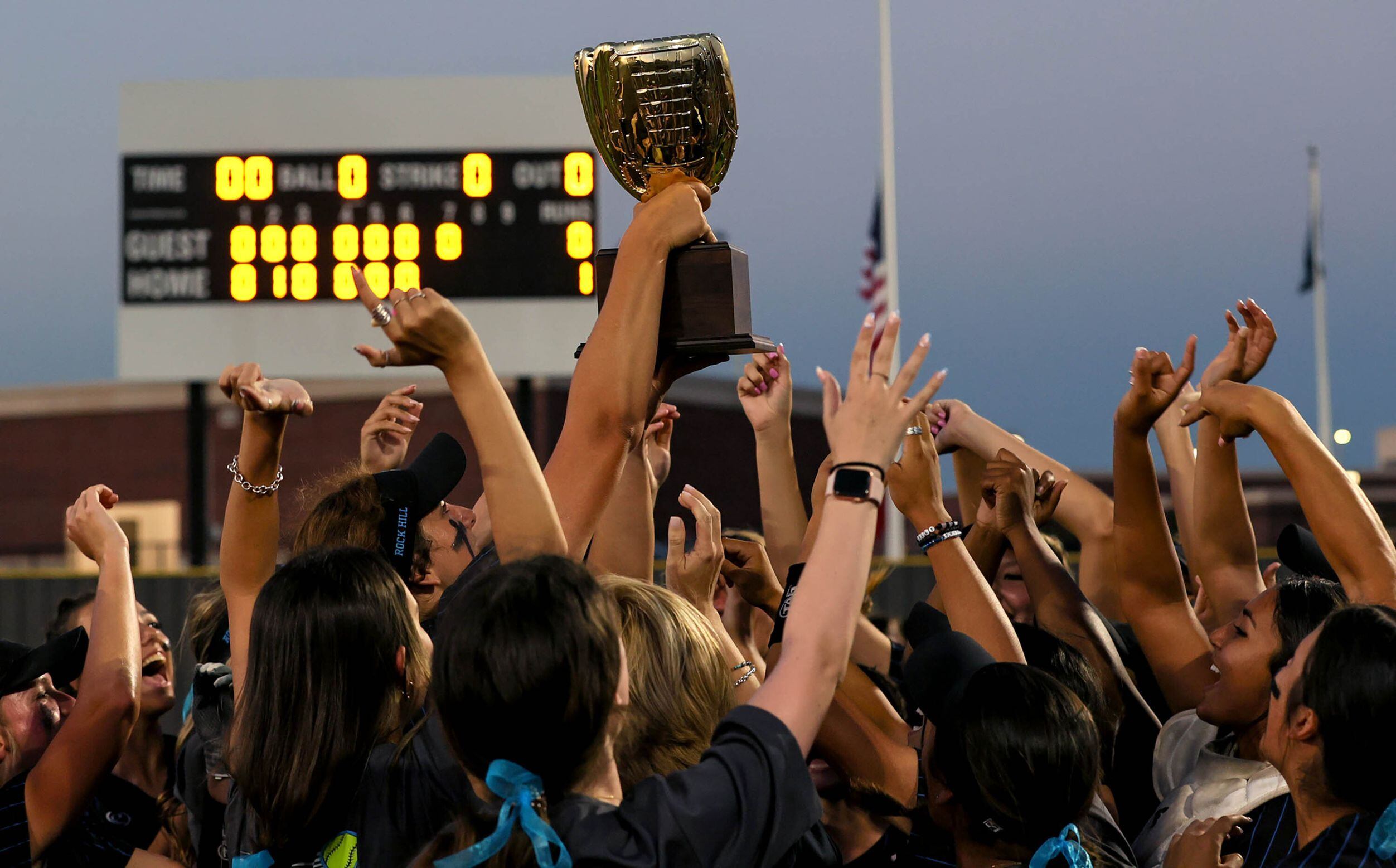 Softball playoffs: Mansfield Lake Ridge wins regional final opener