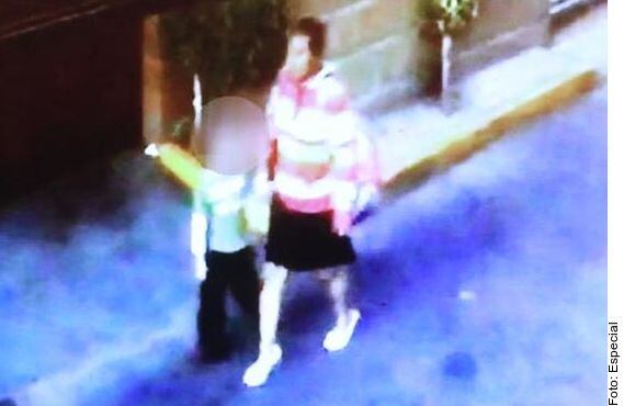 Cámaras de video muestran como una mujer retiró a la pequeña Fátima de su escuela, sin que...