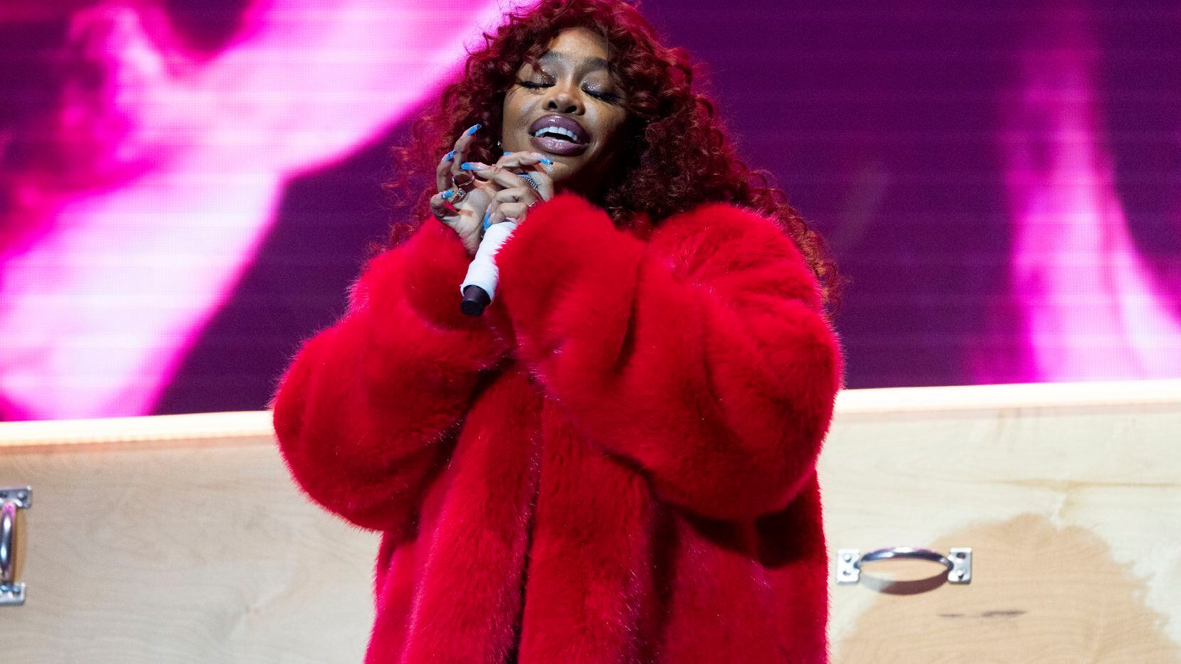 New Jersey singer-songwriter SZA will perform March 10 at the American Airlines Center in...