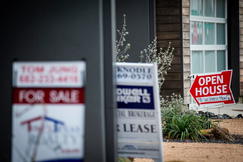 Signs point to homes for sale and lease on Wickmere Mews in West Dallas.