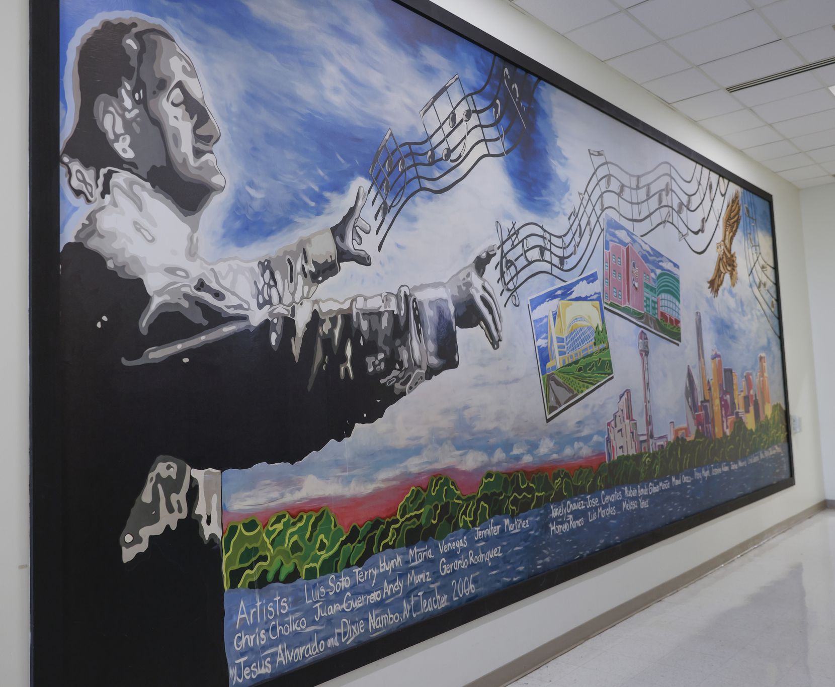 Une peinture murale à l'intérieur de l'école Eduardo Matta Montessori à Dallas le mercredi 14 septembre 2022, 