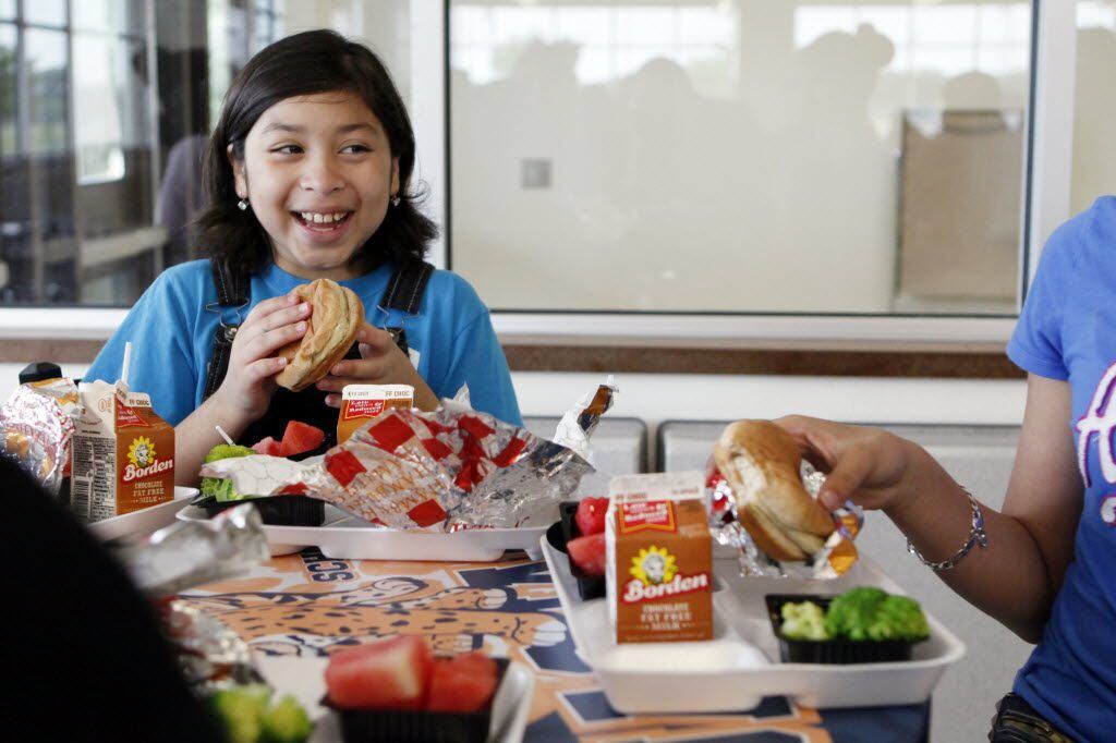 Distintos distritos escolares del Norte de Texas ofrecerán este verano 2023 comidas gratis...