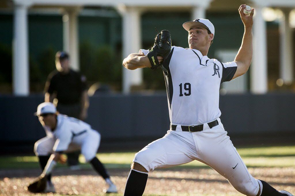 Jesuit's Kyle Muller pitches during the first inning against Conroe Oak Ridge in Game 2 of a...