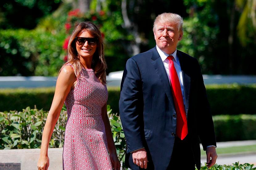 El presidente Donald Trump y su esposa Melania Trump en Palm Beach, Florida el primero de...