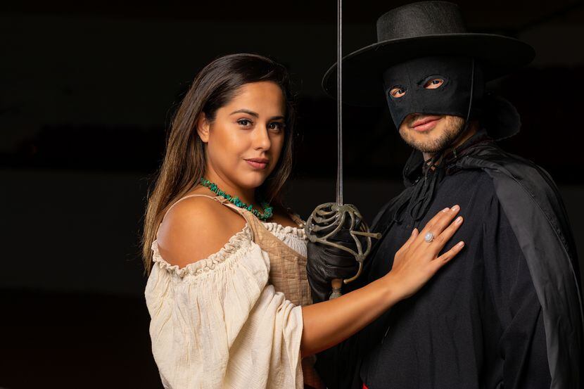Edna García y Sixto Orellana, los dos principales protagonistas de "Zorro", una ópera que...