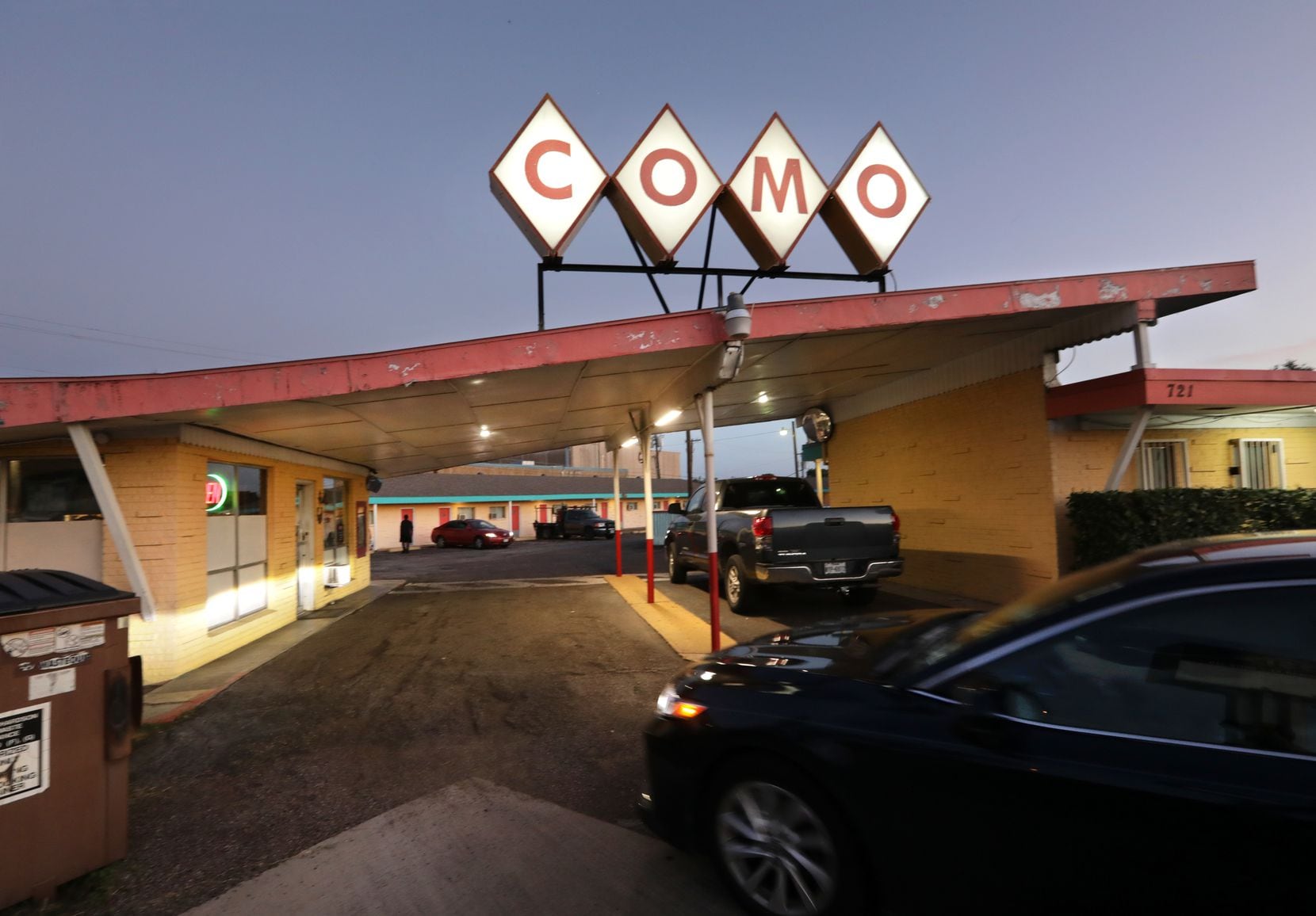The Como Motel in Richardson on Oct. 21, 2021.