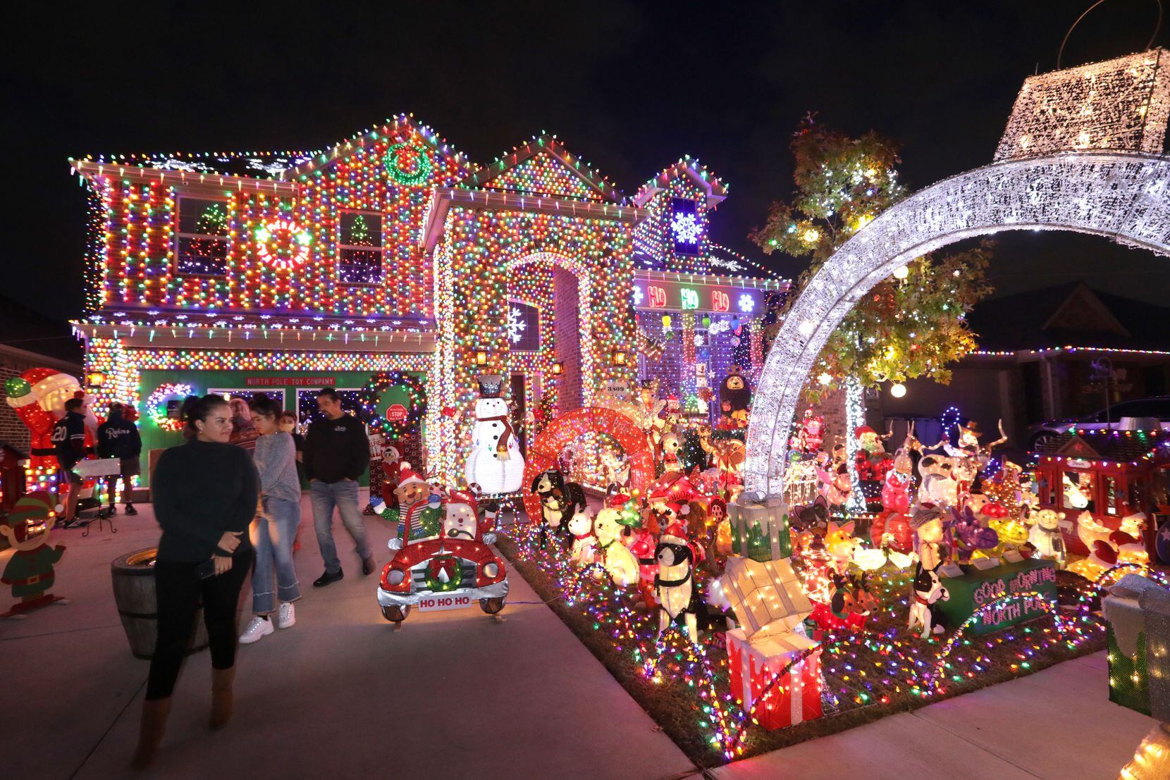 Where to find the brightest neighborhood Christmas lights in Dallas or your  suburb