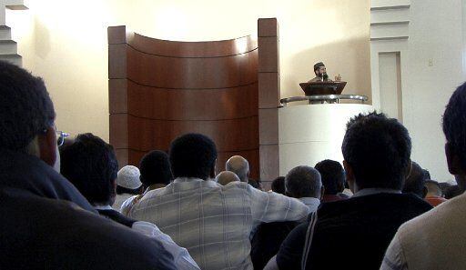 Imam Zia Sheikh spoke during a prayer service at the Islamic Center of Irving in 2008.