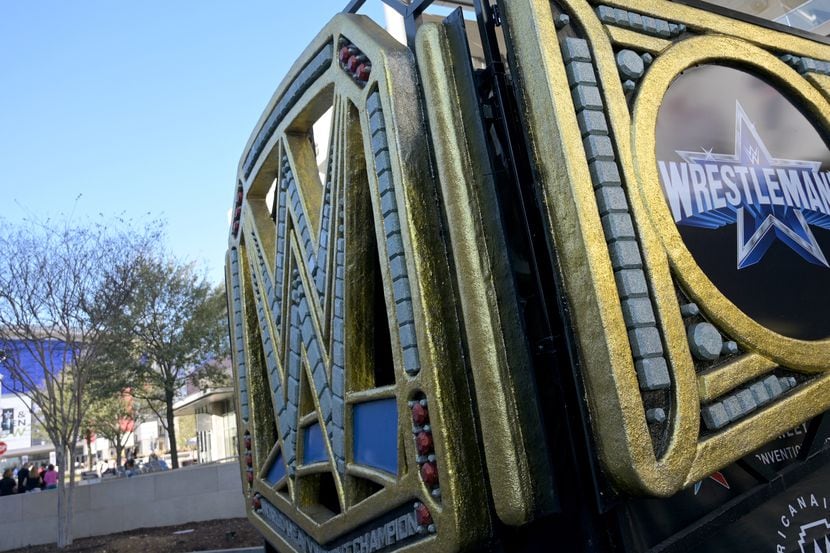 Un escenario para promocionar el evento de WrestleMania 38 fue instalado en The Star de Frisco.