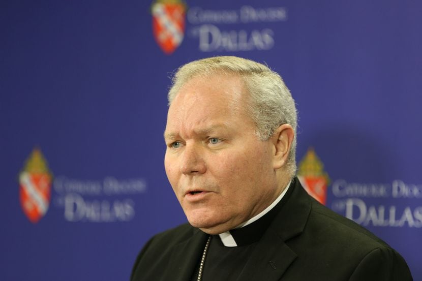 El obispo de Dallas anunció un plan por fases para reabrir las iglesias a los fieles de la...