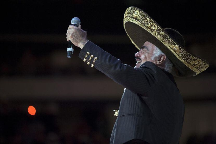Vicente Fernández llenó el Estadio Azteca para su concierto de despedida.(AGENCIA REFORMA)
