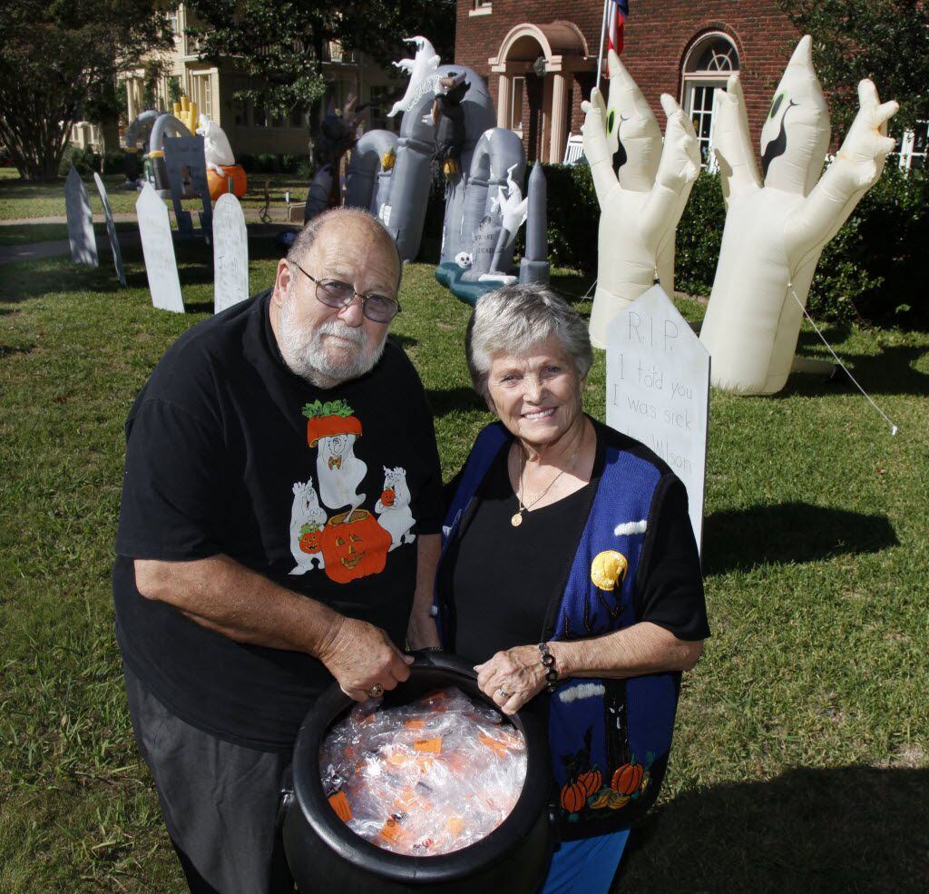 John and Harryette Ehrhardt, pictured in 2010, enjoyed decorating their home for Halloween.