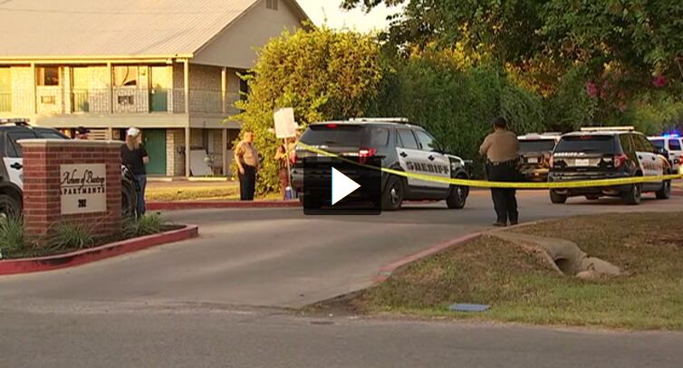 La escena del crimen en Bastrop, Texas. (Cortesia de KSAT-TV.)

