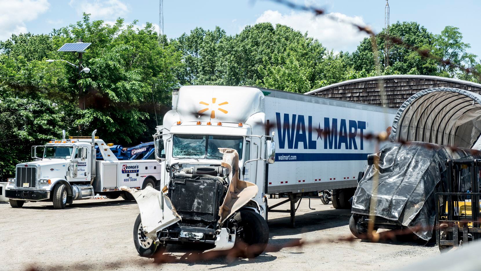 Wal Mart Tracy Morgan wasn t wearing seatbelt in crash