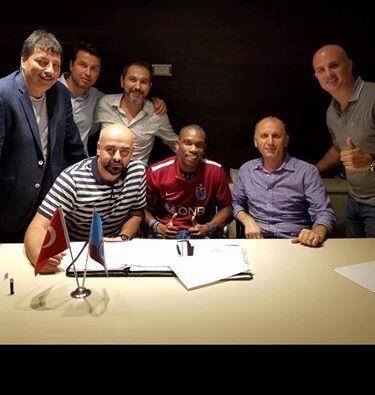 Castillo in Turkey appearing in Trabzonspor jersey signing his personal contract - but...