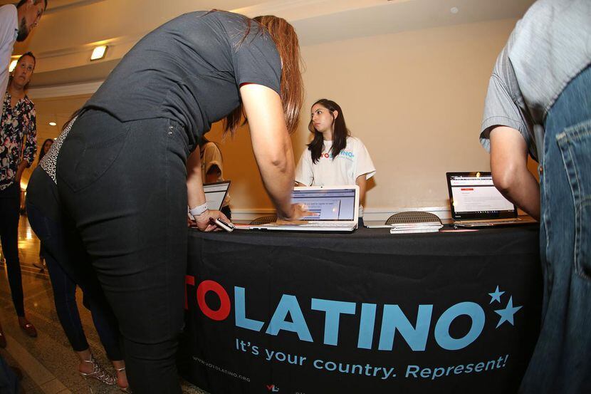 Voto Latino registró votantes antes del concierto de Maná, el domingo en el American...