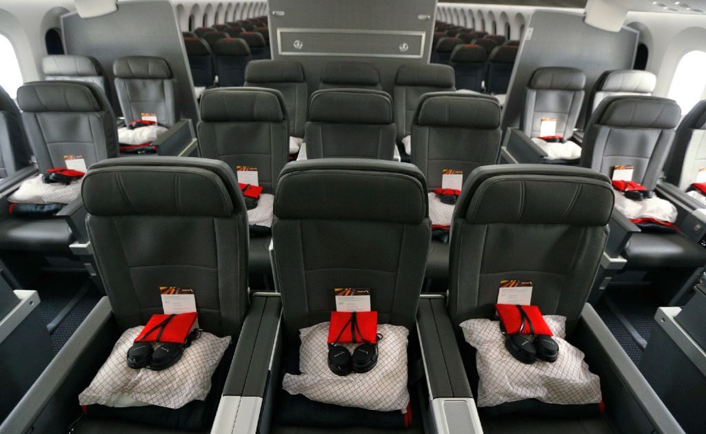 Flight Review American Airlines B777 300er Premium Economy Business Traveller