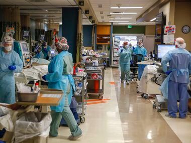 En los hospitales del condado la capacidad hospitalaria se encuentra al límite. La fatiga de los trabajadores de salud es una preocupación real en medio del peor momento de la pandemia.
