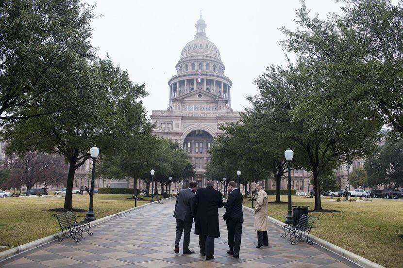El Capitolio Estatal en Austin en donde se discute una ley que prohibirá vacunar a los niños...